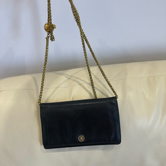 CHANEL Black Wallet on Chain - Picture 3 of 6